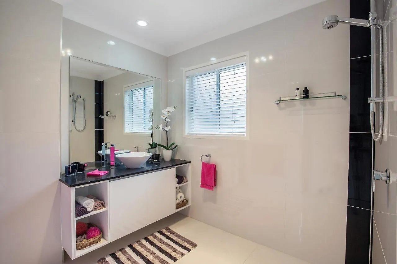 5 Star Water Front Luxury, Ava Gold Coast