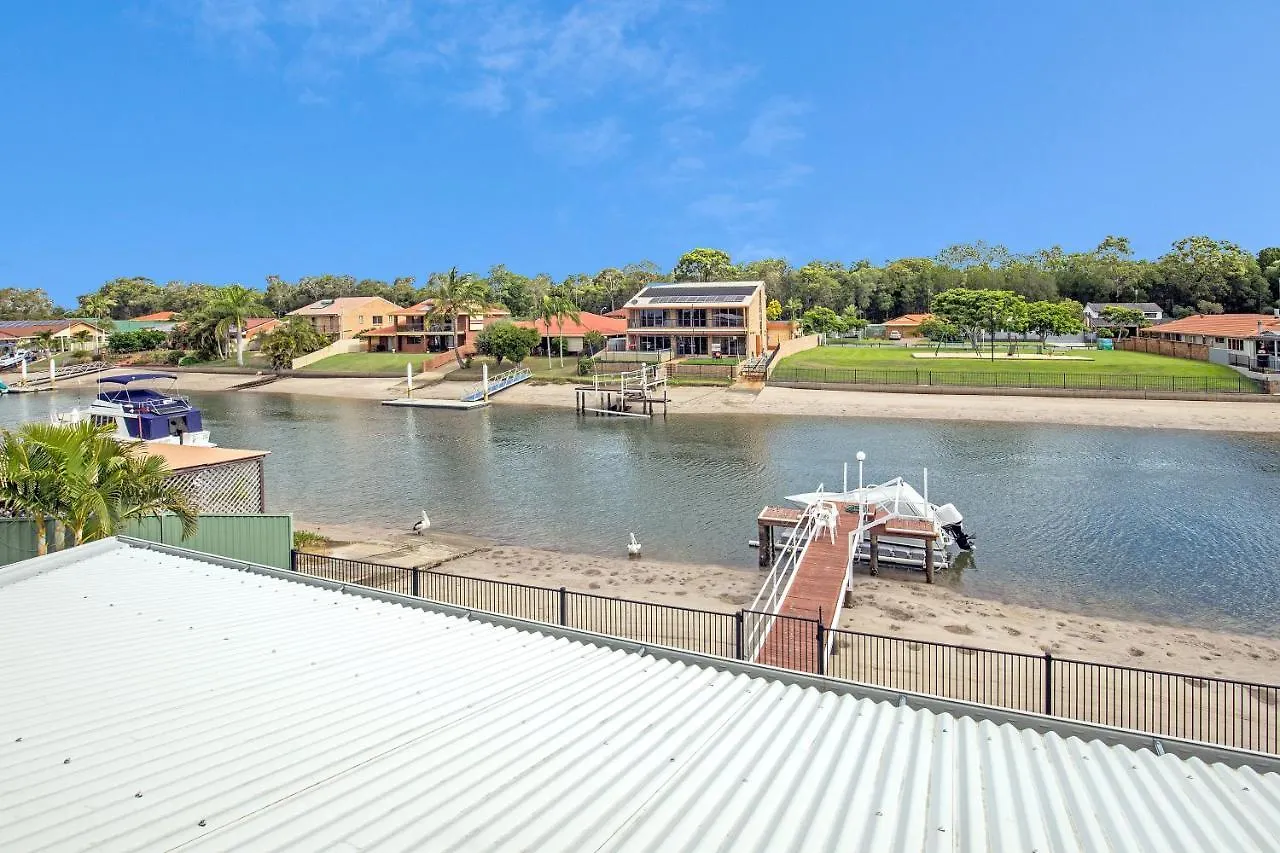 5 Star Water Front Luxury, Ava Penzion 4*