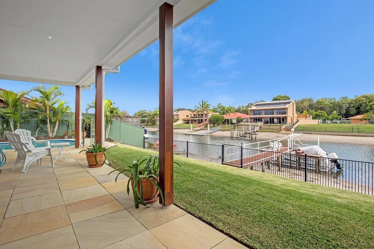 5 Star Water Front Luxury, Ava Penzion