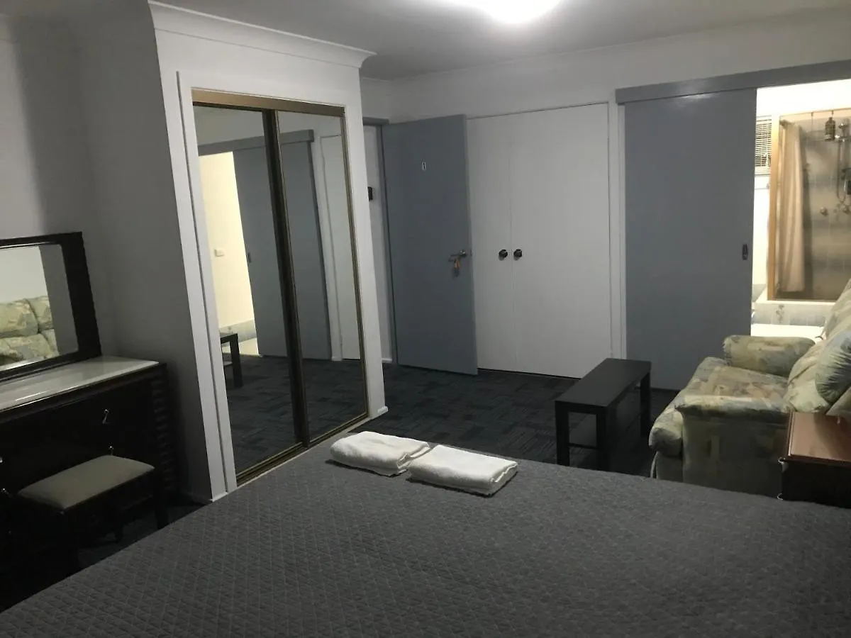 Homestay Convenience House In Nerang With Private *