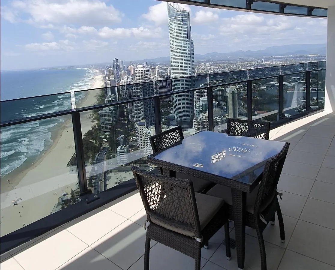 High-end In The Soul Of Surfers Paradise Lejlighed *