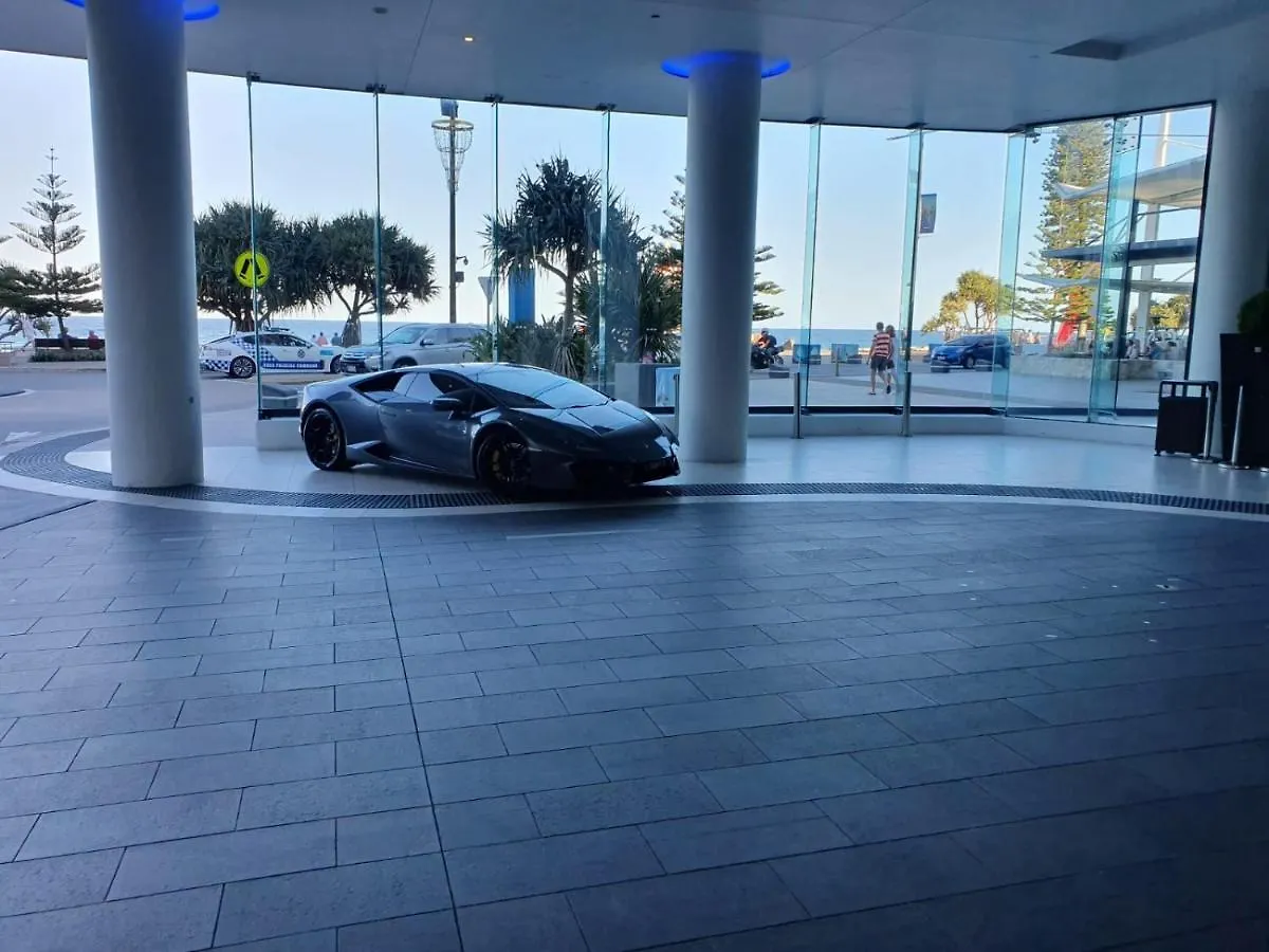High-end In The Soul Of Surfers Paradise Lejlighed