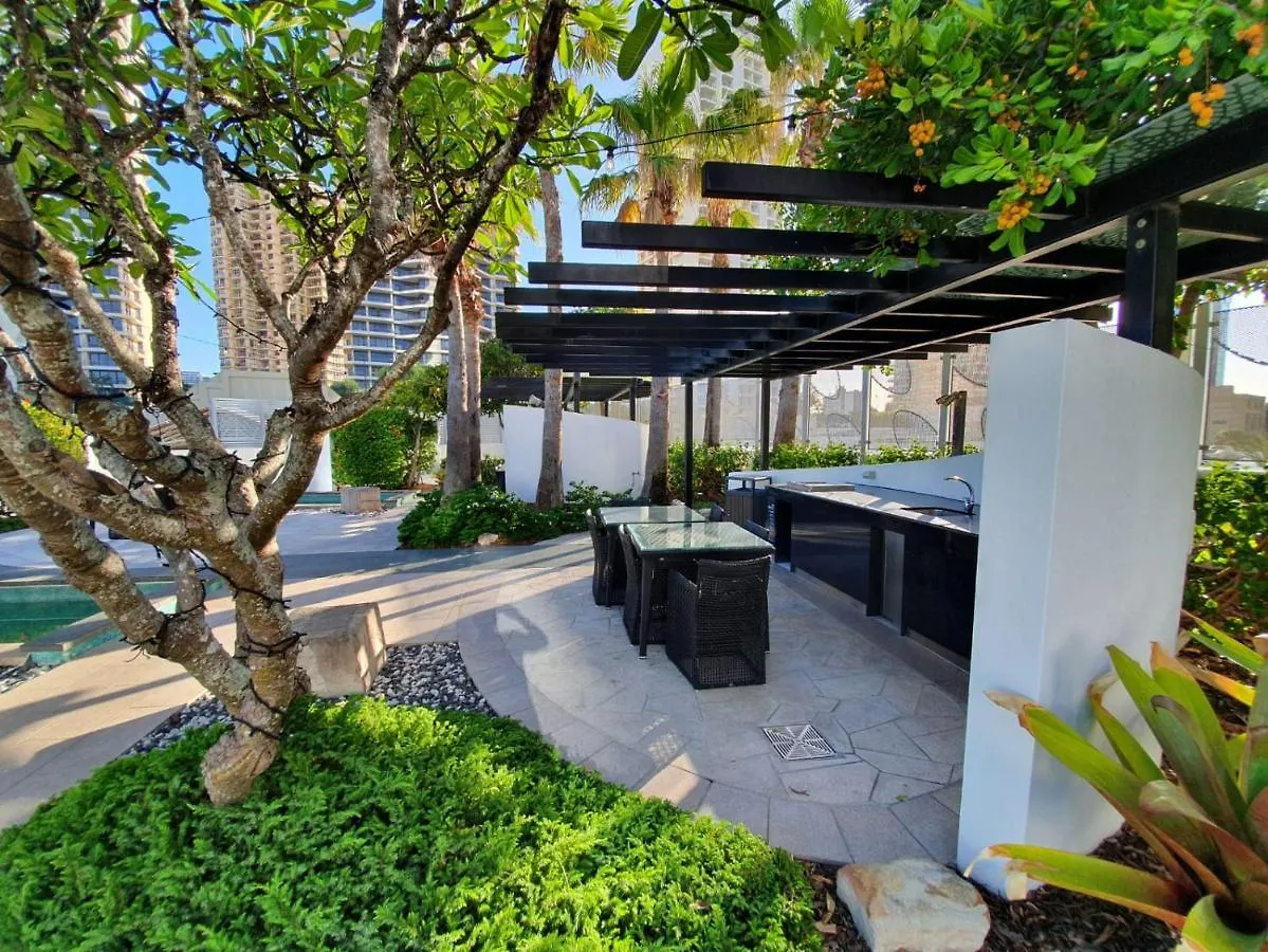 High-end In The Soul Of Surfers Paradise Lejlighed *