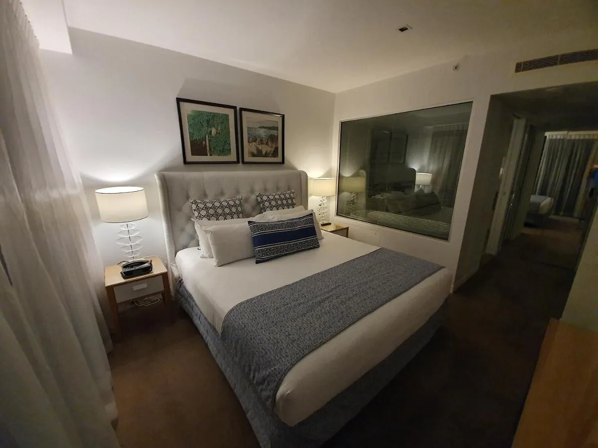High-end In The Soul Of Surfers Paradise Lejlighed
