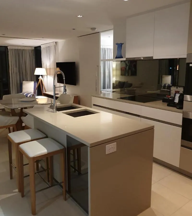 High-end In The Soul Of Surfers Paradise Lejlighed