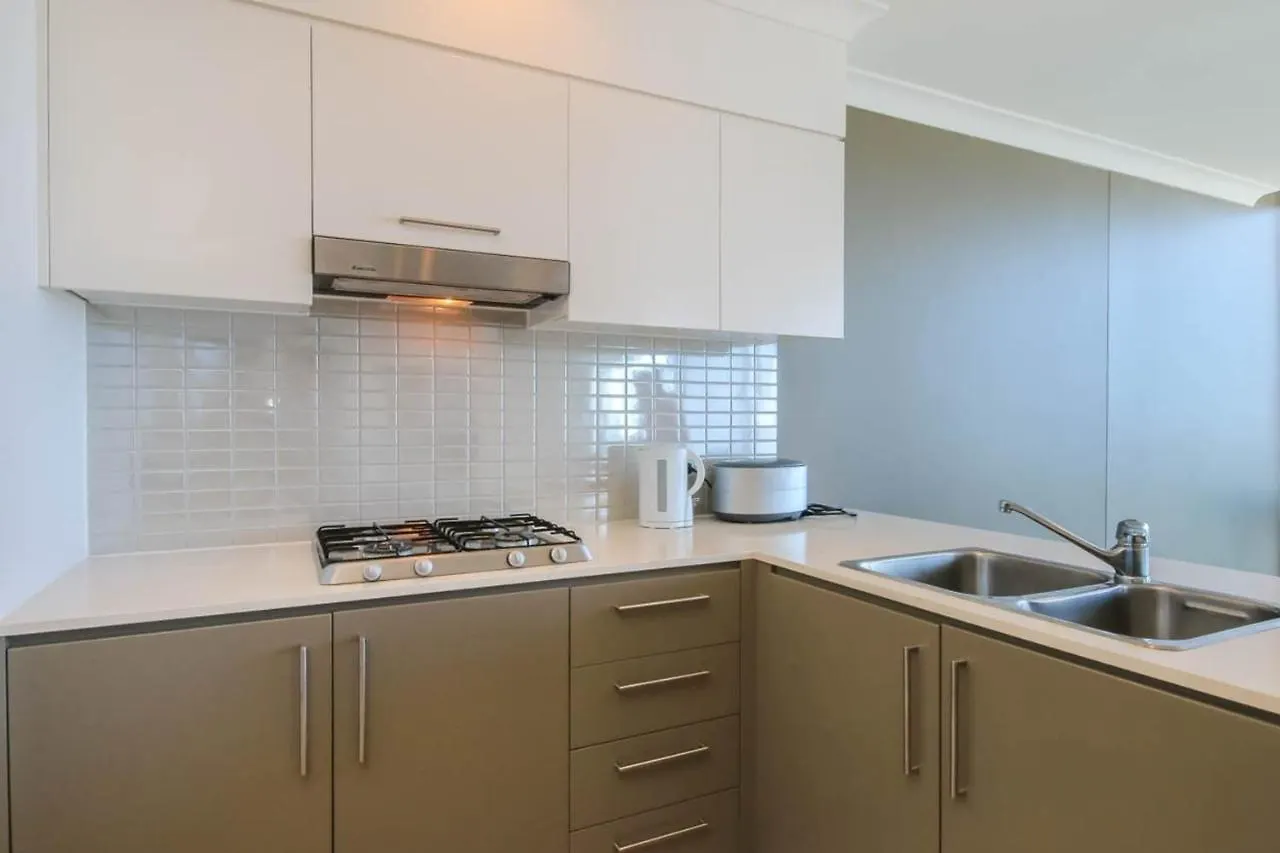 Spacious 3 Bedroom On The 39th Floor With Pool