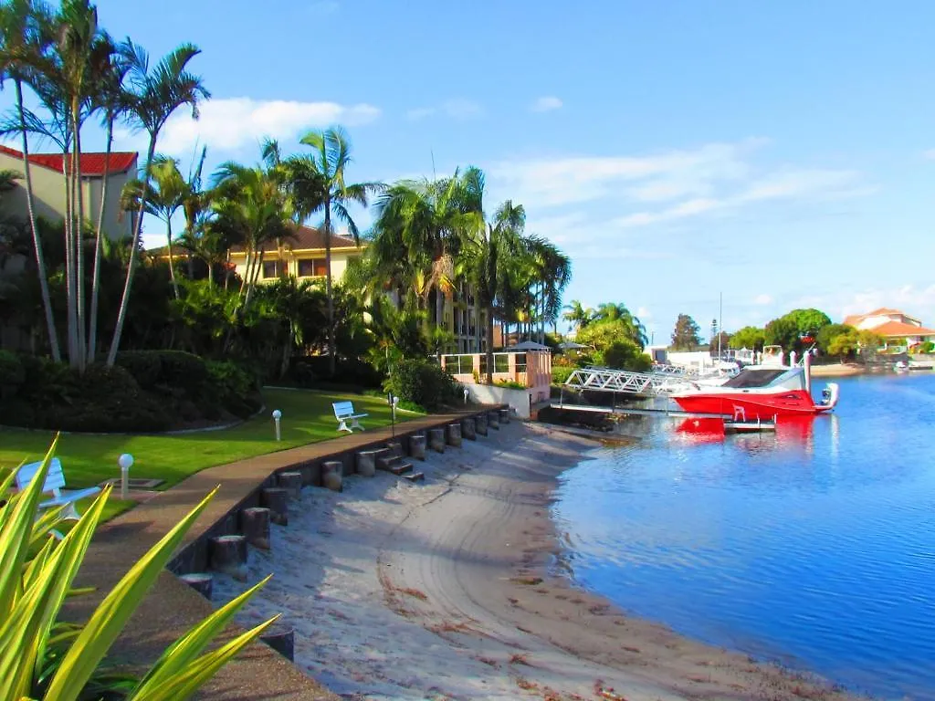 Aparthotel Bayview Waters 3*
