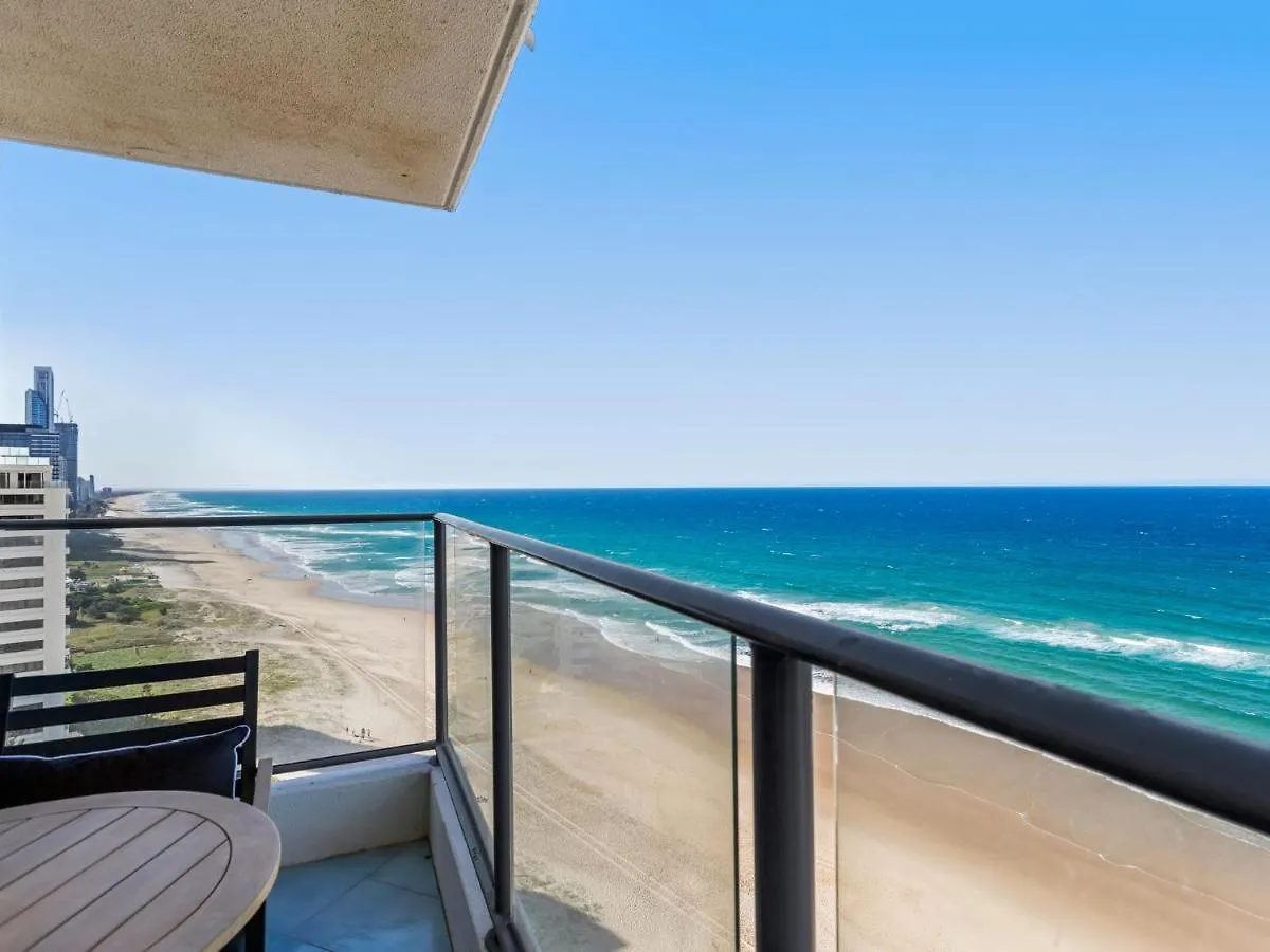 The Penthouses Absolute Beachfront - Gchm