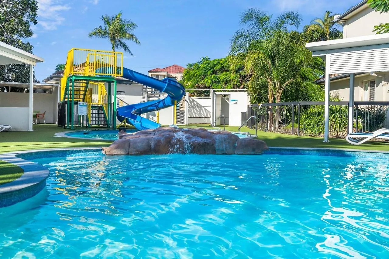 2-bed Family Haven With Pools, Bbq & Playgrounds Lägenhet