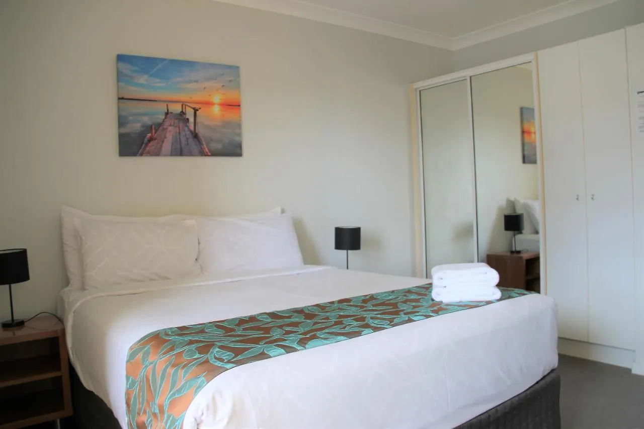 Broadwater Keys Апарт-отель