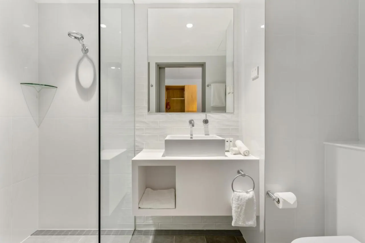 Rydges Airport 4*