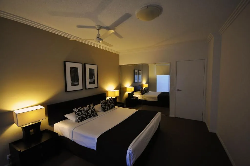 Chancellor Lakeside Apartahotel Gold Coast