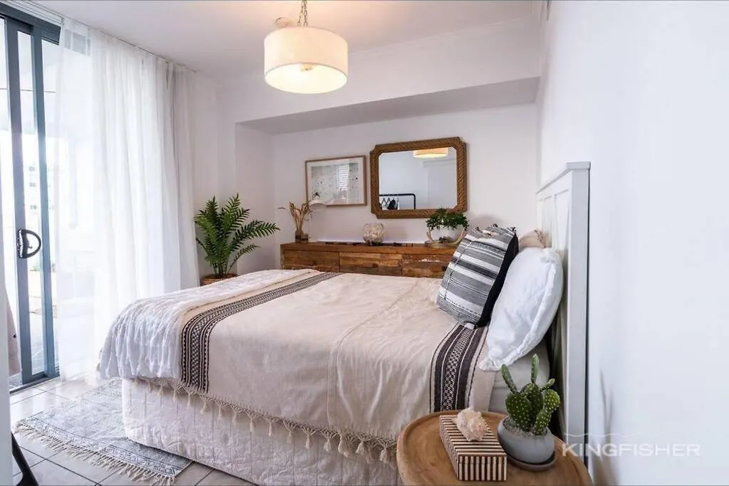 Luxe 3 Bedroom Rooftop Beachside *