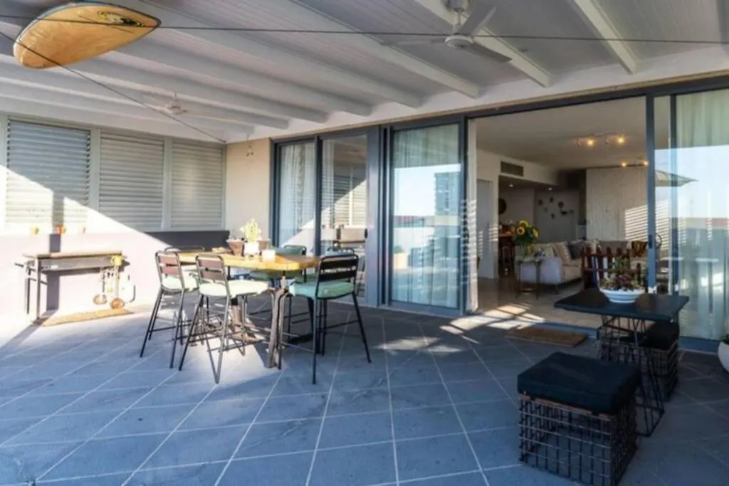 Luxe 3 Bedroom Rooftop Beachside גולד קוסט