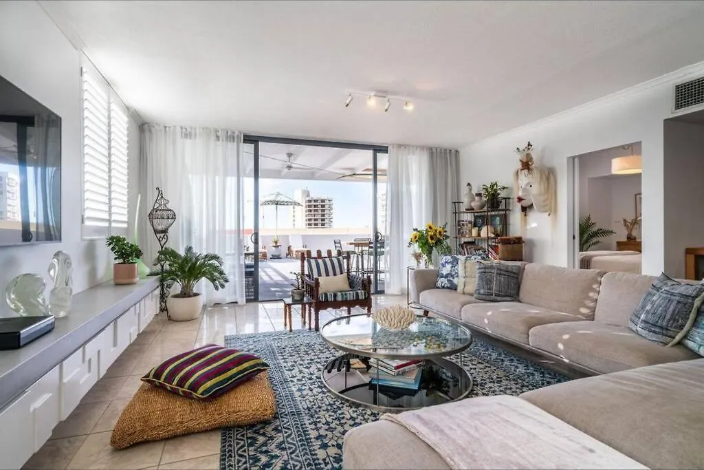 Luxe 3 Bedroom Rooftop Beachside * גולד קוסט