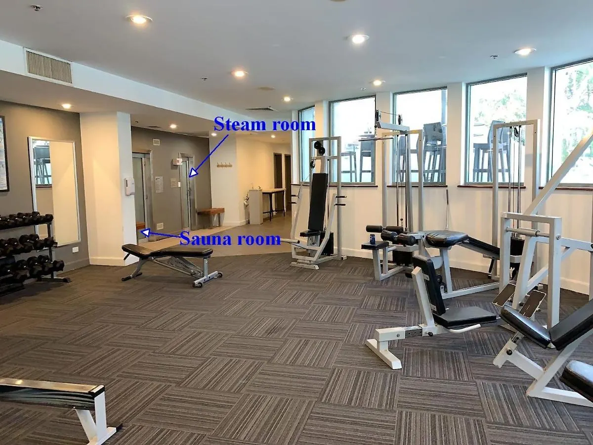 Surfers Ocean View. Large Fridge, Washing Machine, Wifi شقة