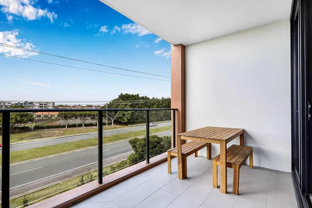 Perfectly Located 2 Bedroom Hope Island Gem... アパート *