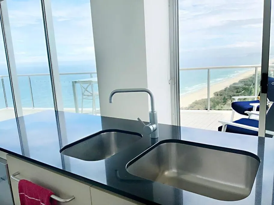 Air On Broadbeach Beachfront 2level Stunning With 180 Degree Views Guldkusten