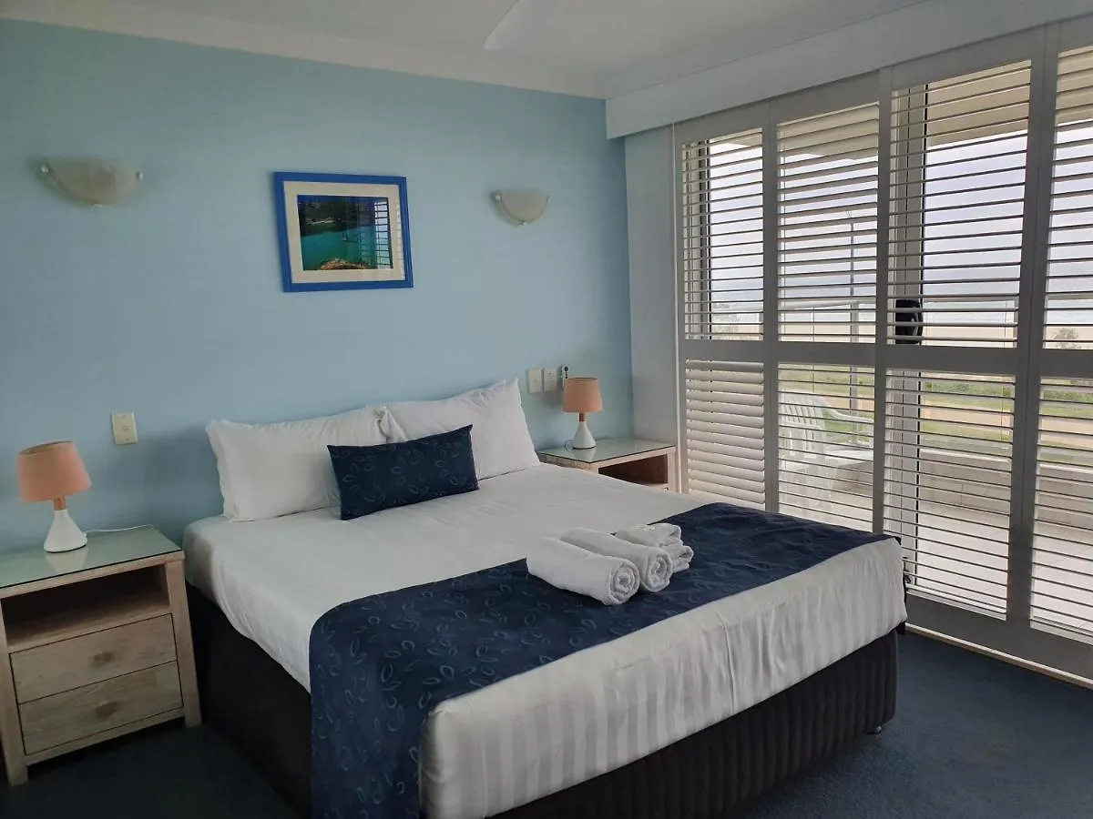 Апарт-отель Pacific Surf Absolute Beachfront 3*