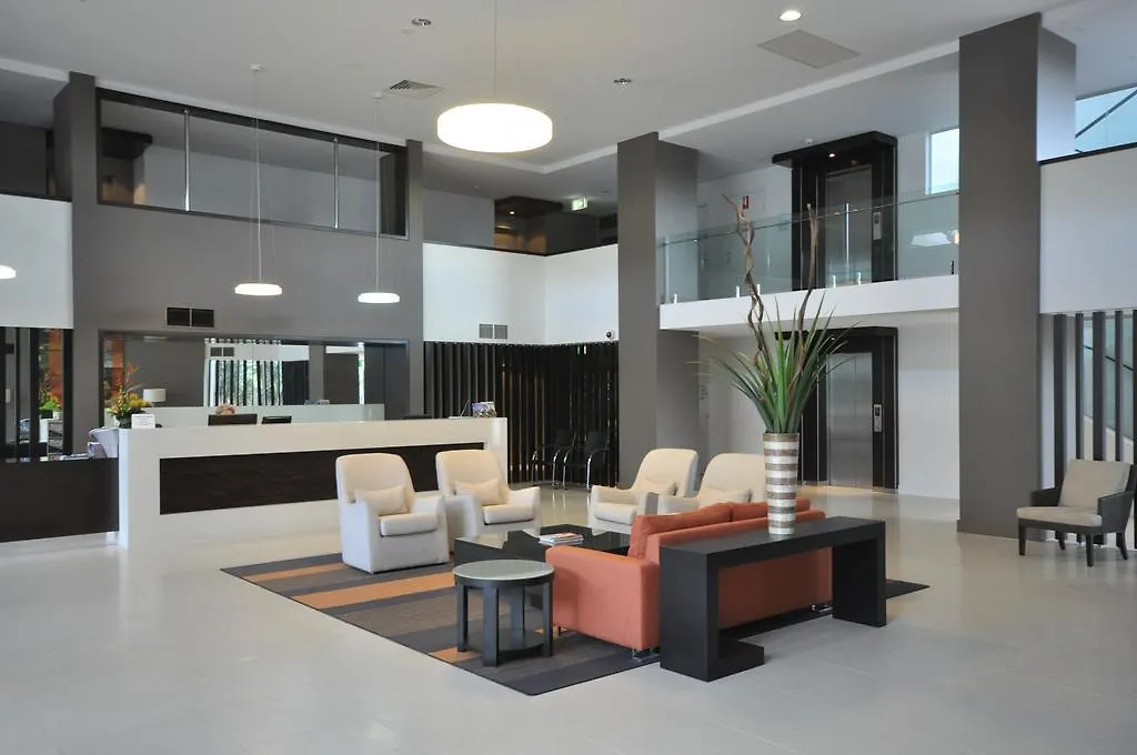 Chancellor Lakeside Apartahotel 4*