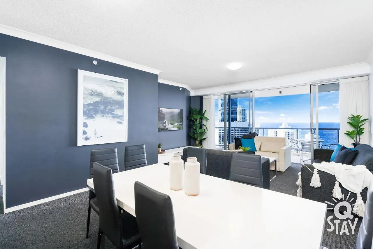 Chevron Renaissance - 3 Bedroom - Q Apartment *