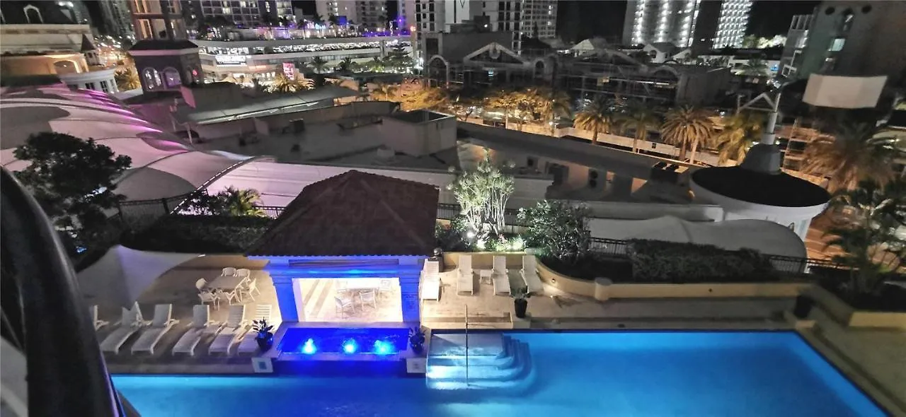 Beachside 2 Bedroom In The Heart Of Surfers Paradise - Chevron Renaissance - Free Parking Apartment *