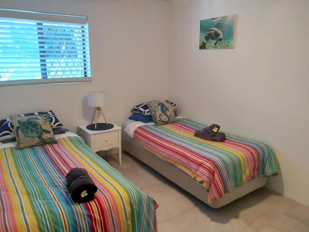 Fantastic 2brm Absolute Beachfront Apartment, Hedges Avenue Mermaid Beach Apartment Gold Coast
