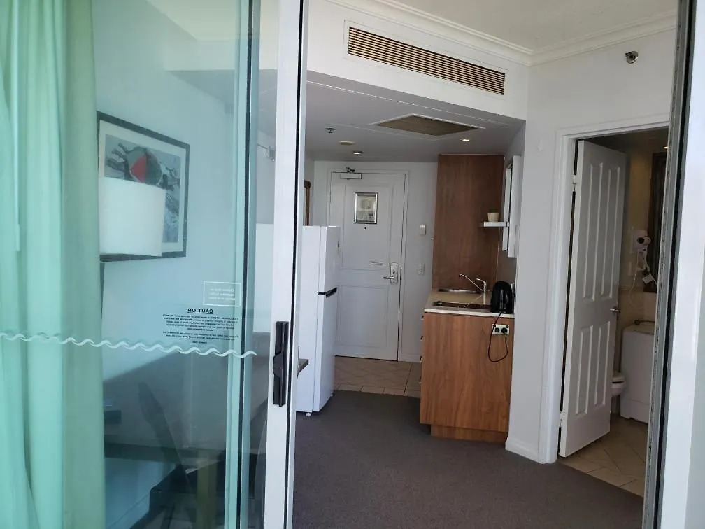 شقة Surfers Ocean View. Large Fridge, Washing Machine, Wifi غولد كوست