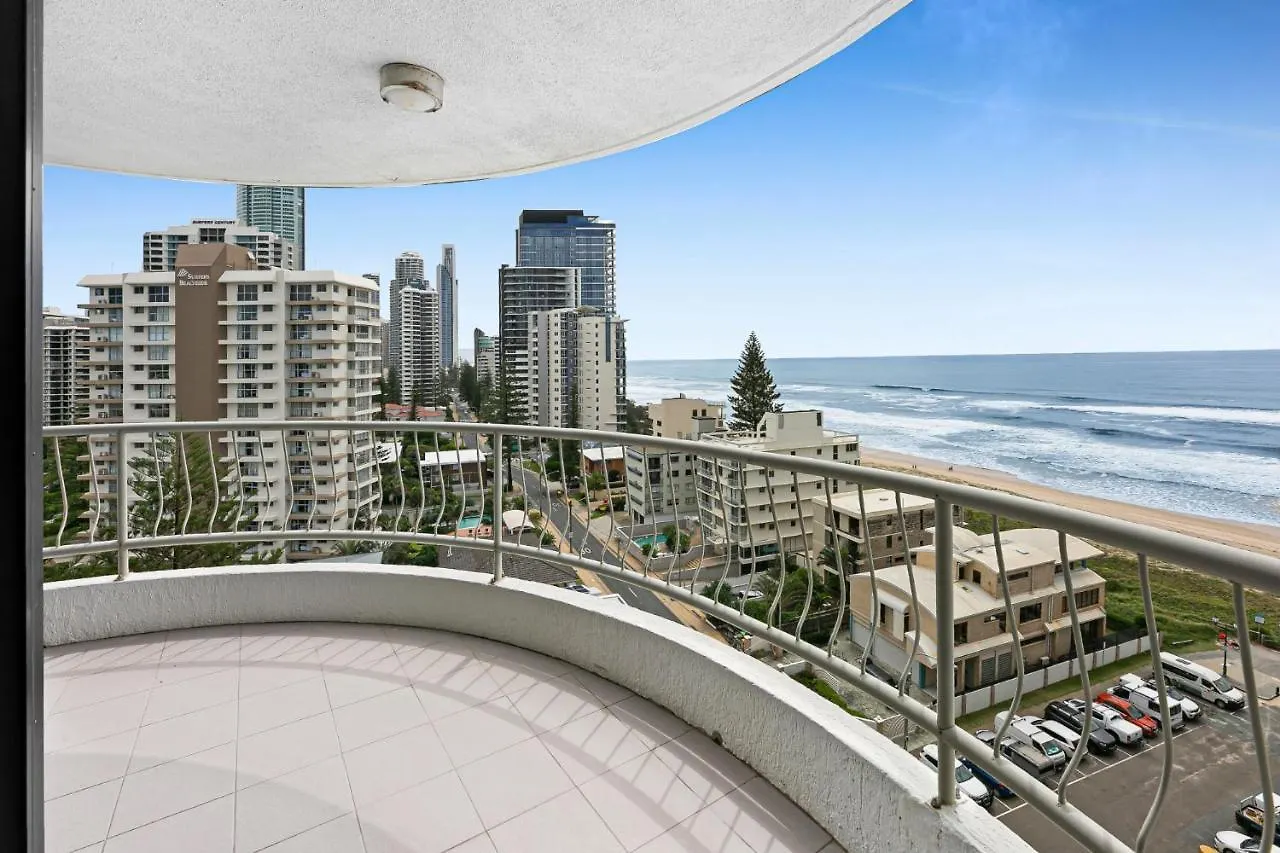 Spacious Beachfront 2-bed With Stunning Oceanview Lägenhet *