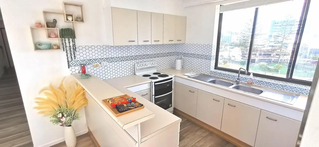 Beachside In The Heart Of Surfers Paradise - Free Parking *