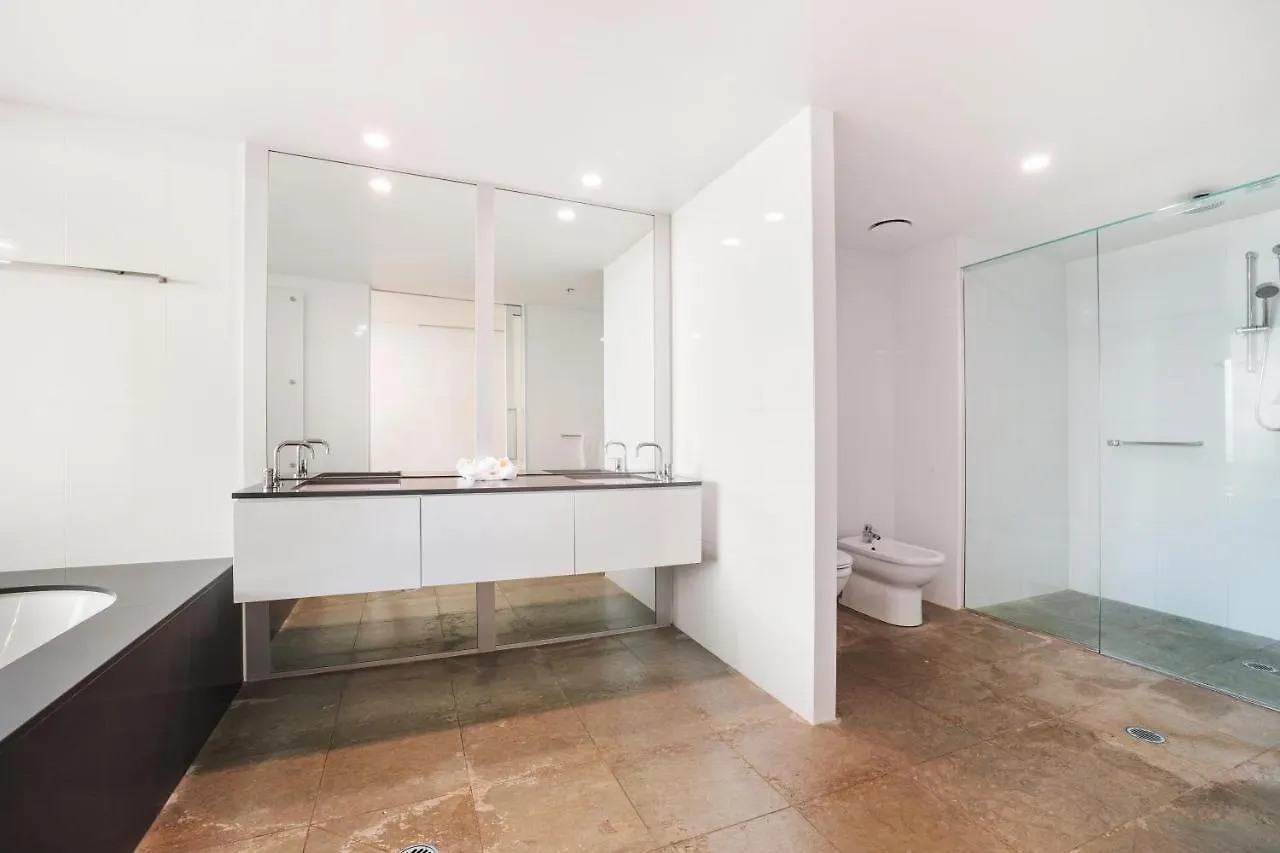 Apartment Tallest Tower Skyhomes | 9 Hamilton Avenue *