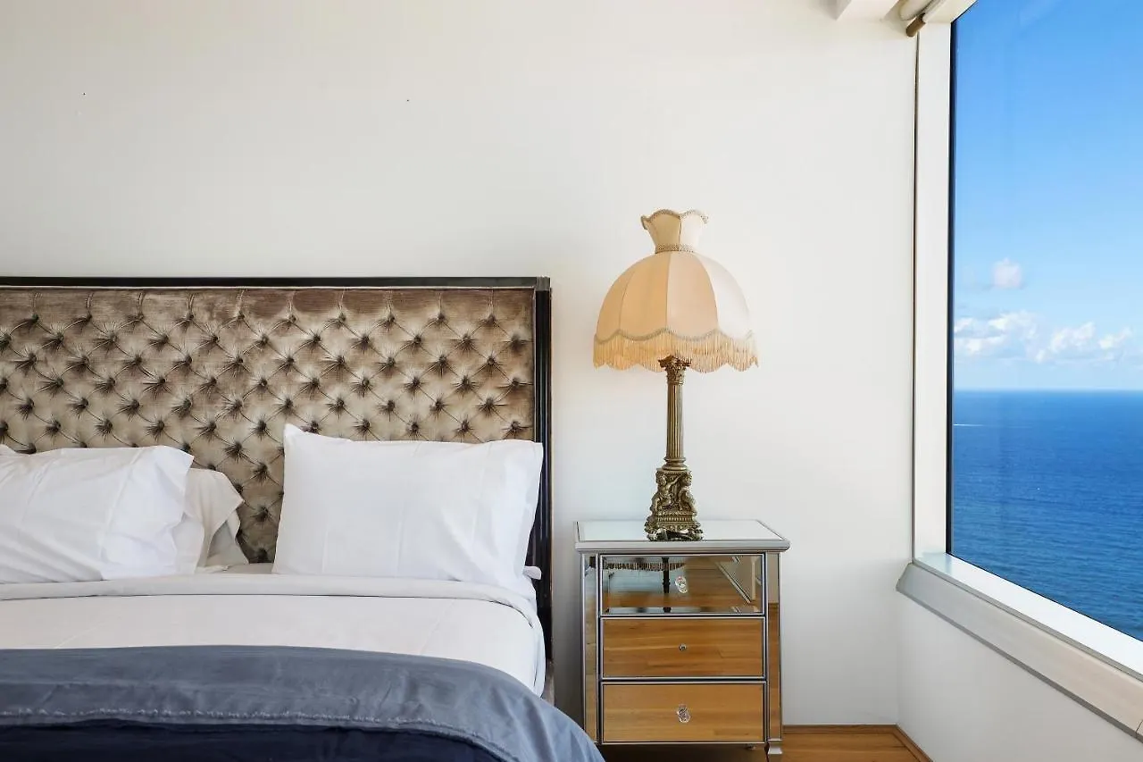 Tallest Tower Skyhomes | 9 Hamilton Avenue Apartment Gold Coast