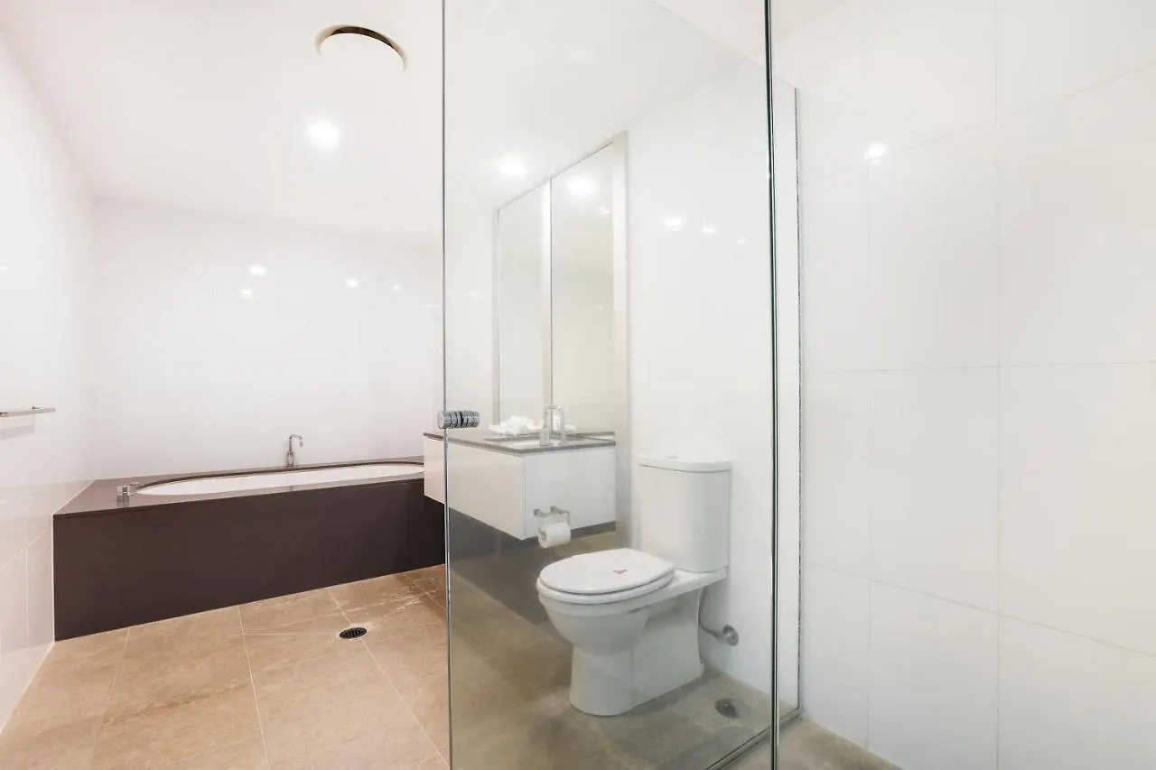 Apartment Tallest Tower Skyhomes | 9 Hamilton Avenue *