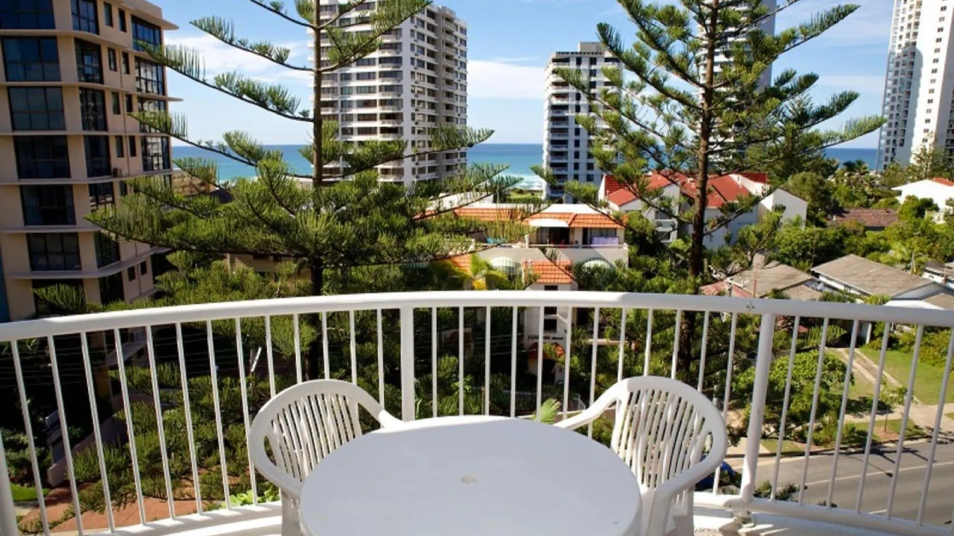 Surf Parade Aparthotel 4*