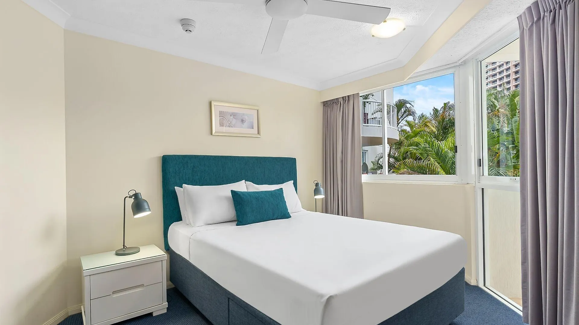 Aparthotel Surf Parade Gold Coast