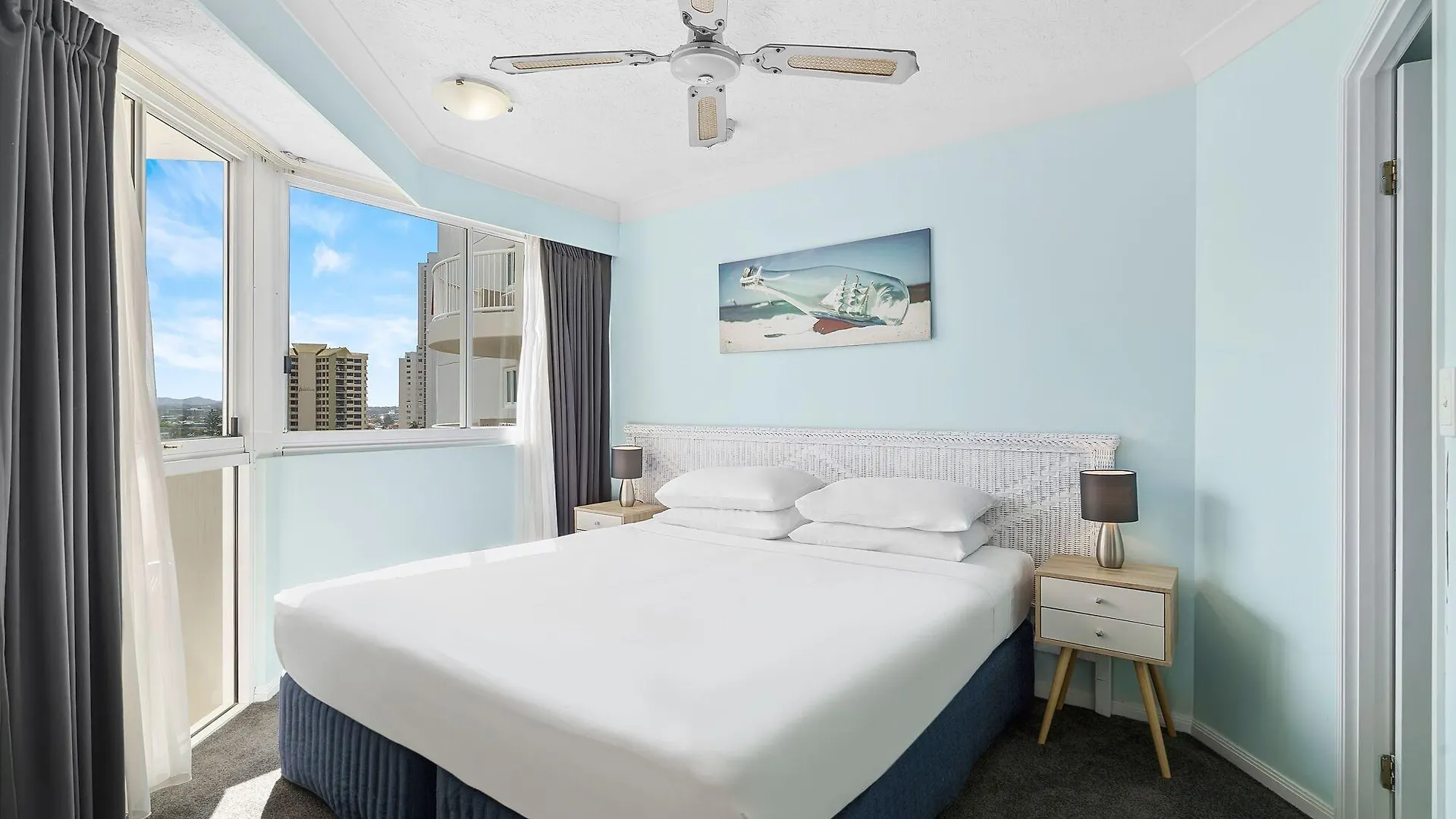 Surf Parade Aparthotel 4*