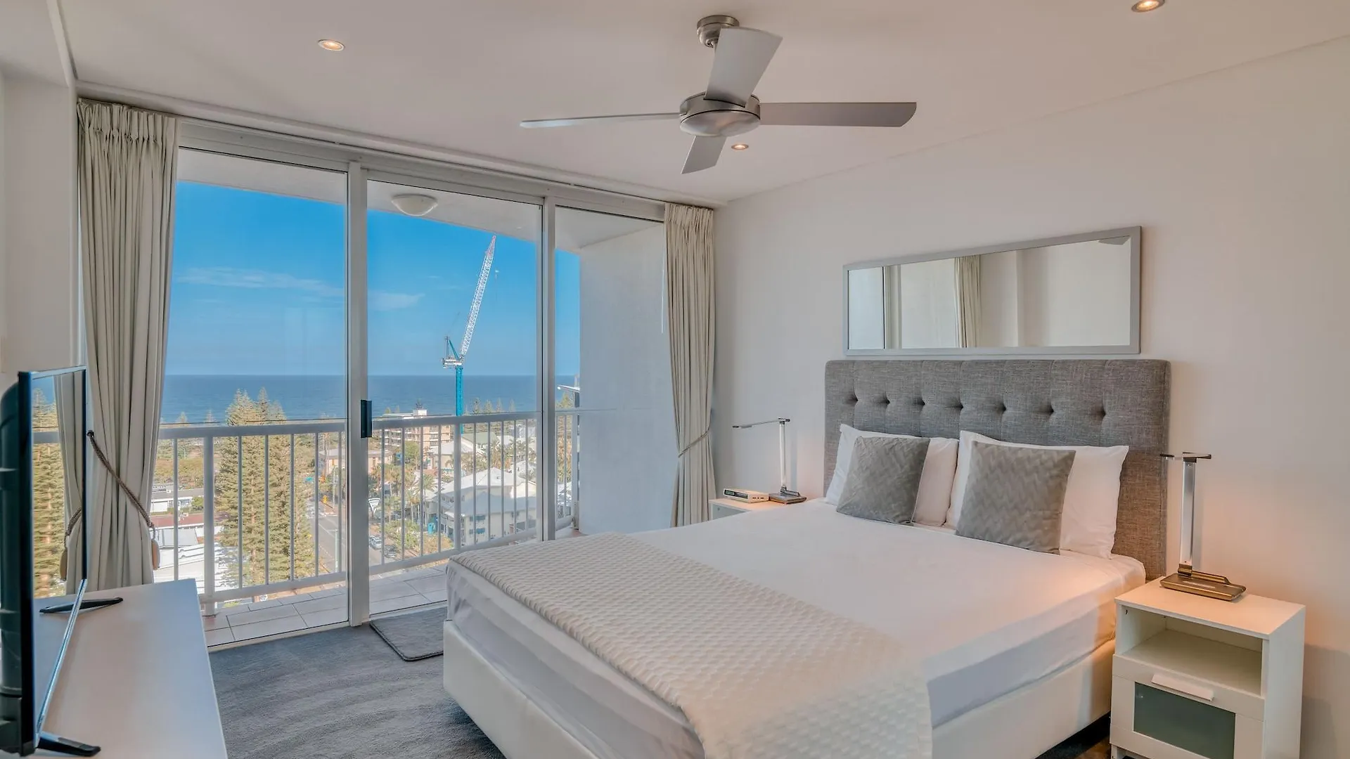 Bel Air On Broadbeach - Official 4*