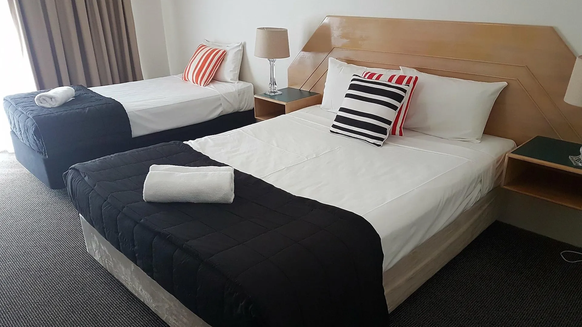 Outrigger Burleigh 3*