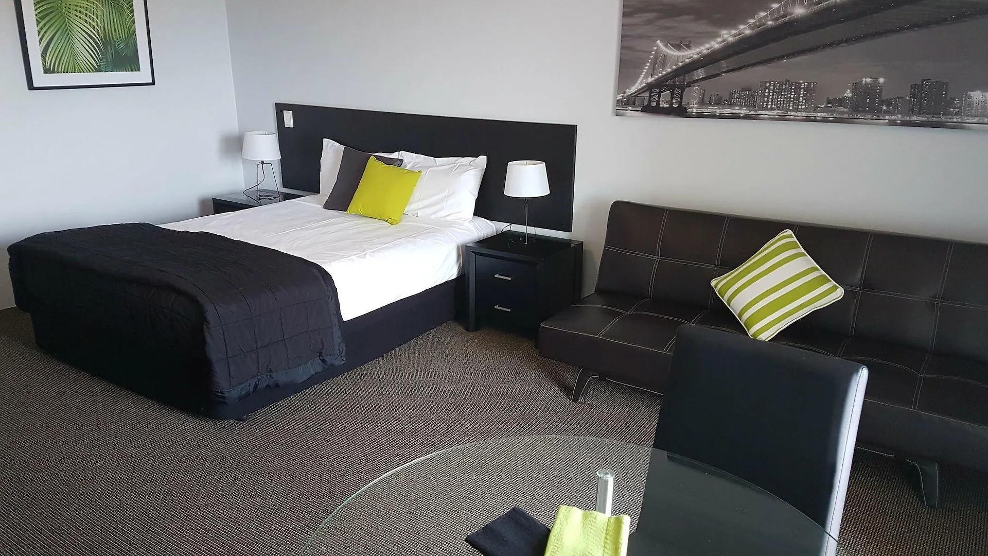 Outrigger Burleigh Hotell 3*