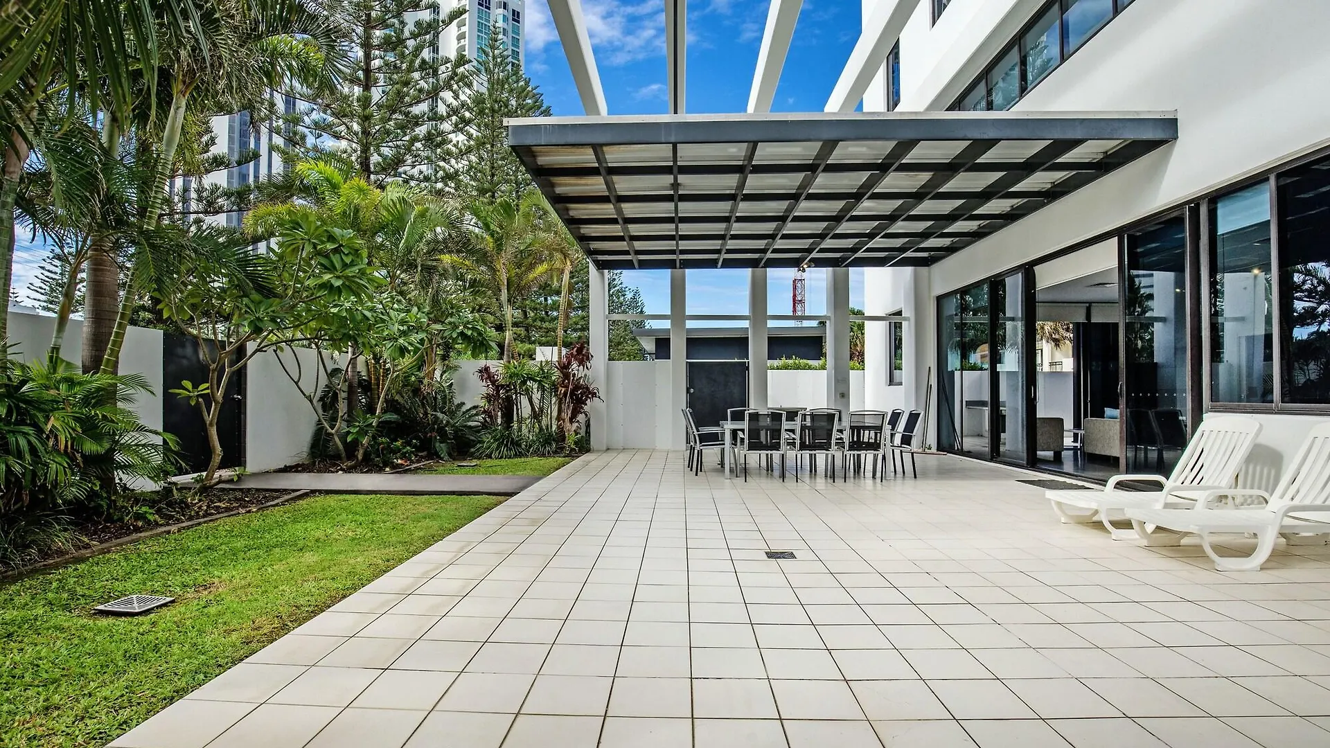 Ultra Broadbeach Resort