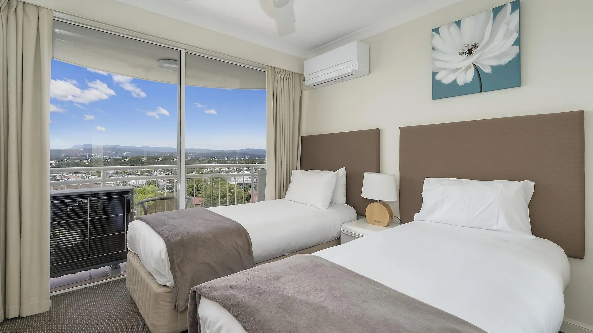 Aparthotel Ultiqa Burleigh Mediterranean 4*