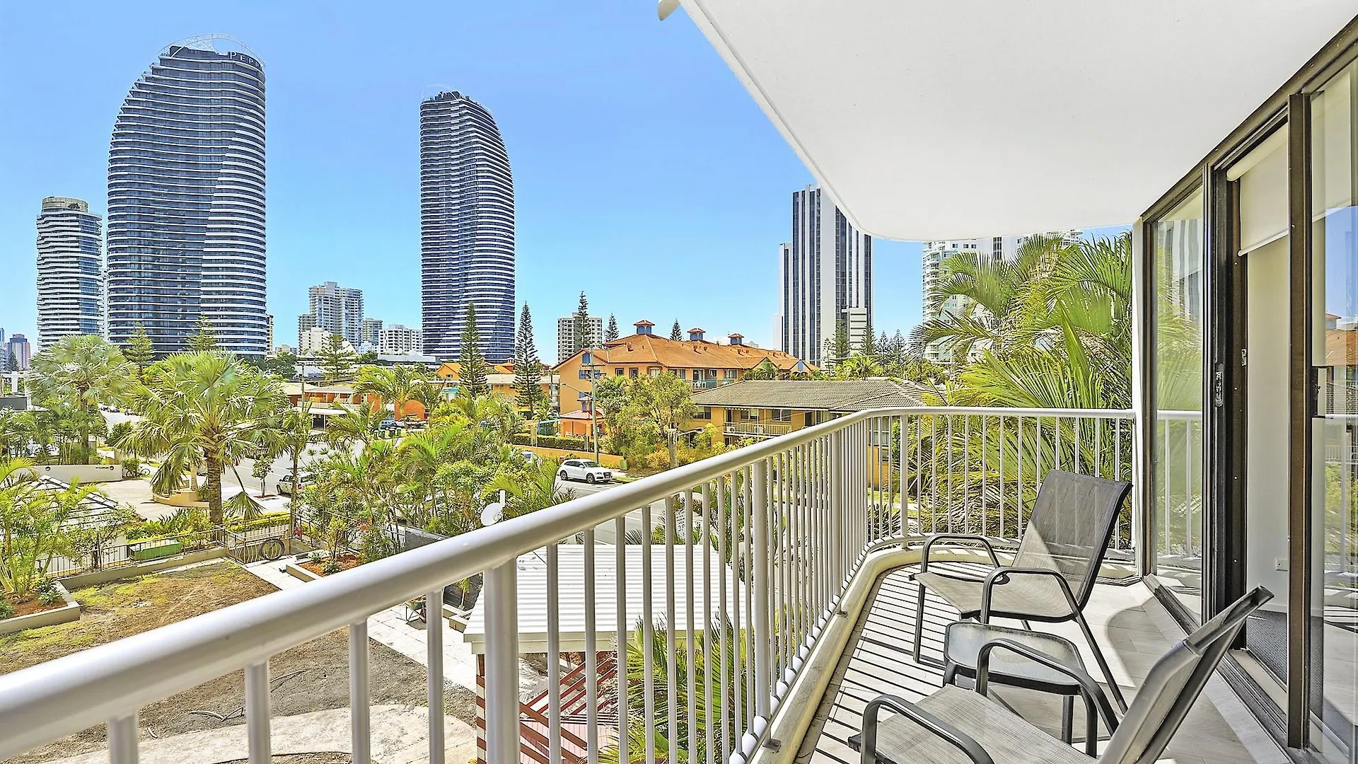 Broadbeach Travel Aparthotel