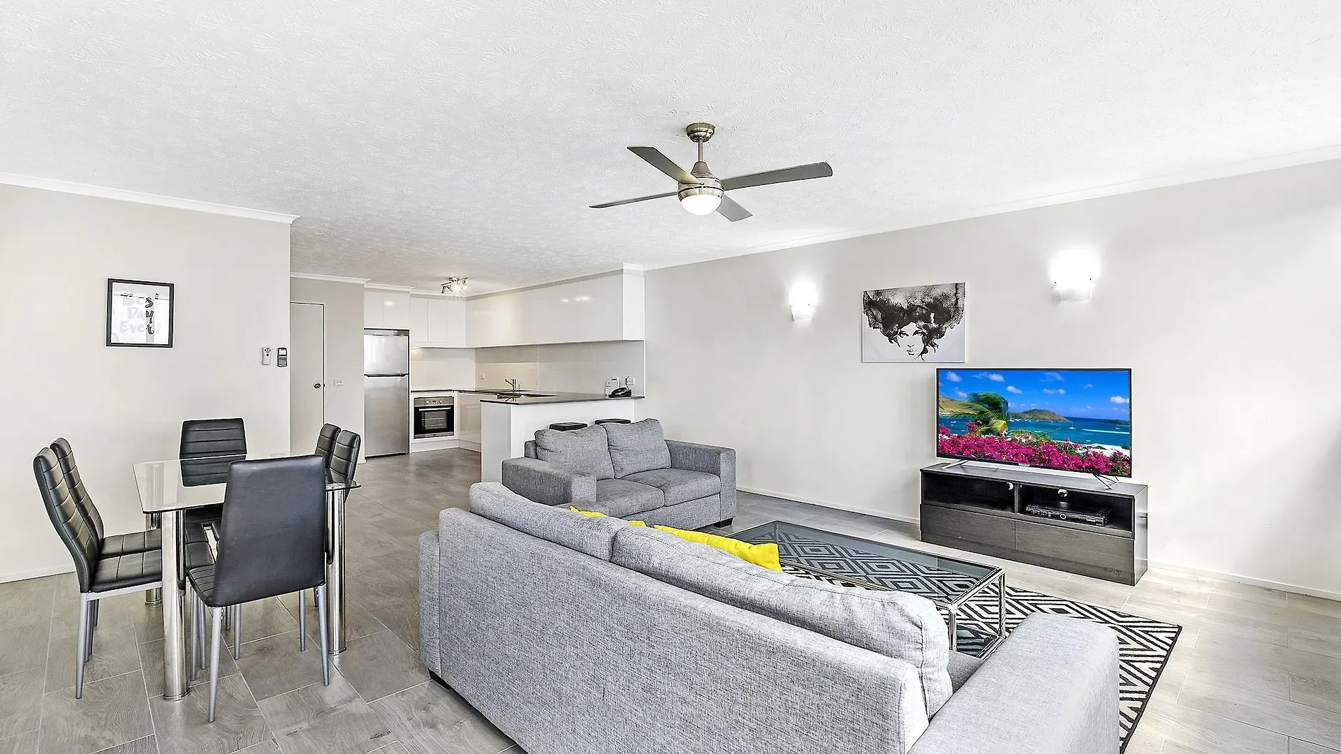 Broadbeach Travel