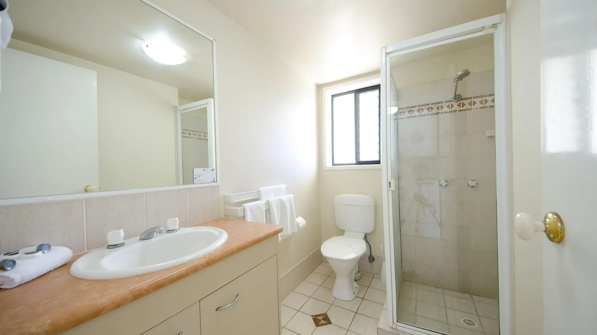 Island Aparthotel 3*