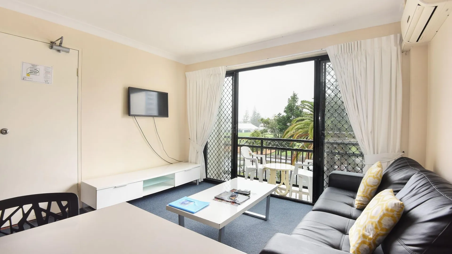 Island Aparthotel