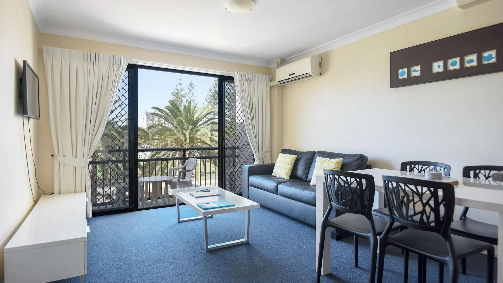 Aparthotel Island 3*