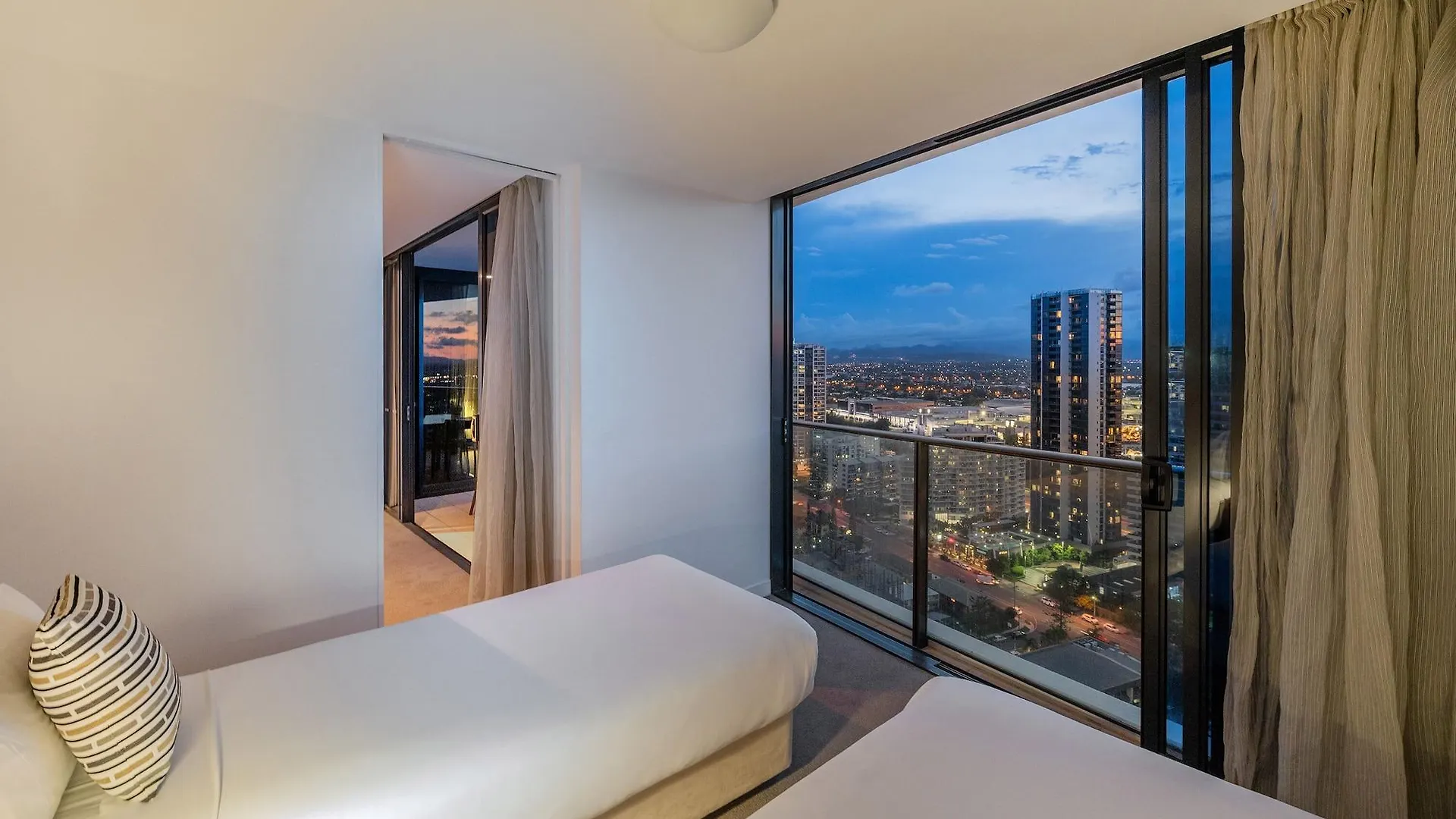 Peppers Broadbeach Apartahotel 5*