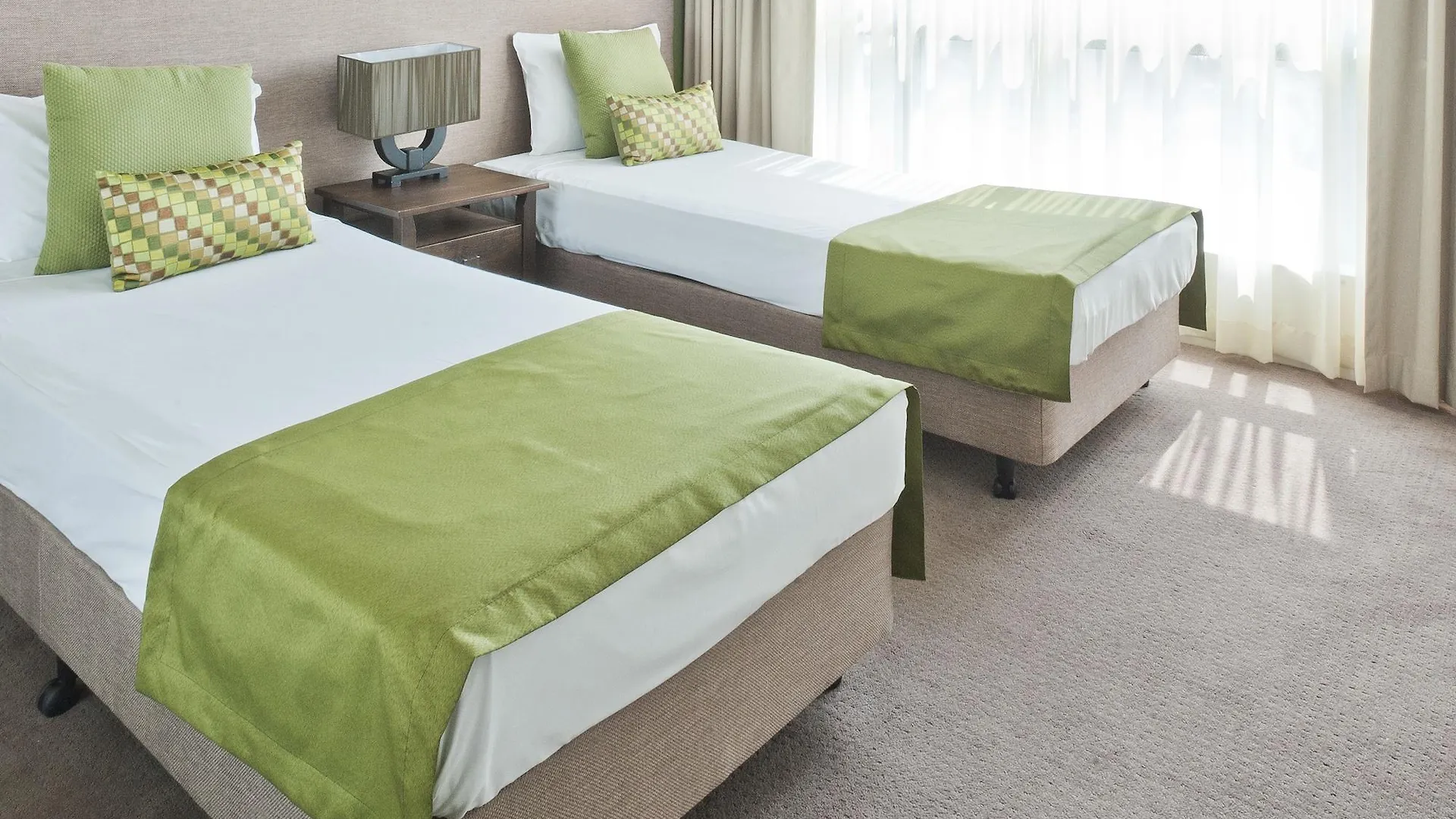 Mantra Crown Towers Aparthotel 4*