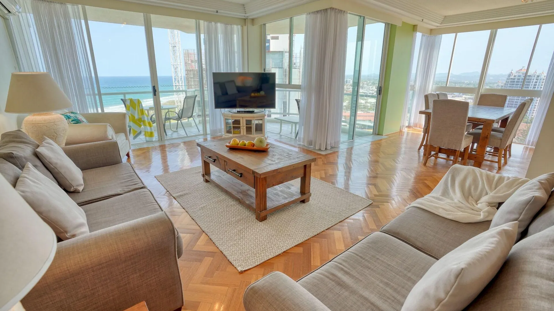 Carmel By The Sea 4* Gold Coast