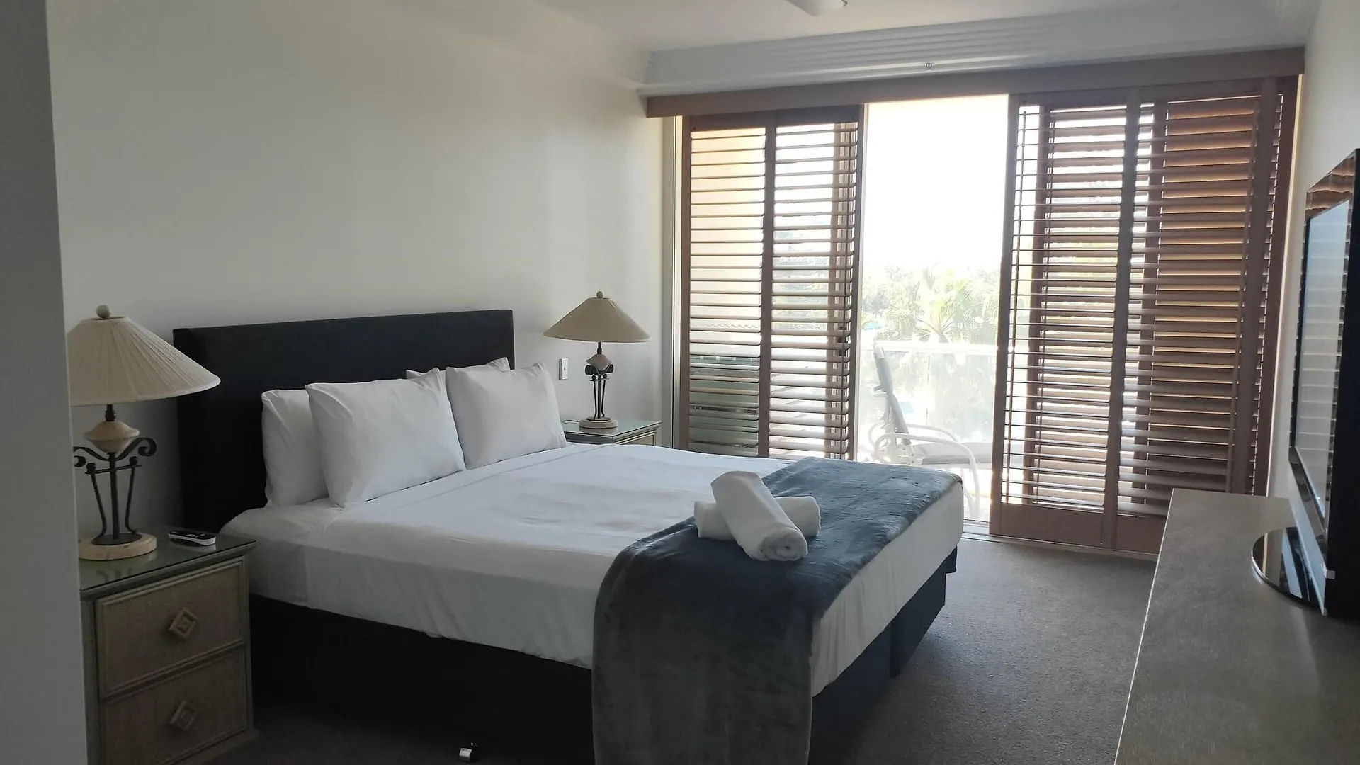 Carmel By The Sea Gold Coast